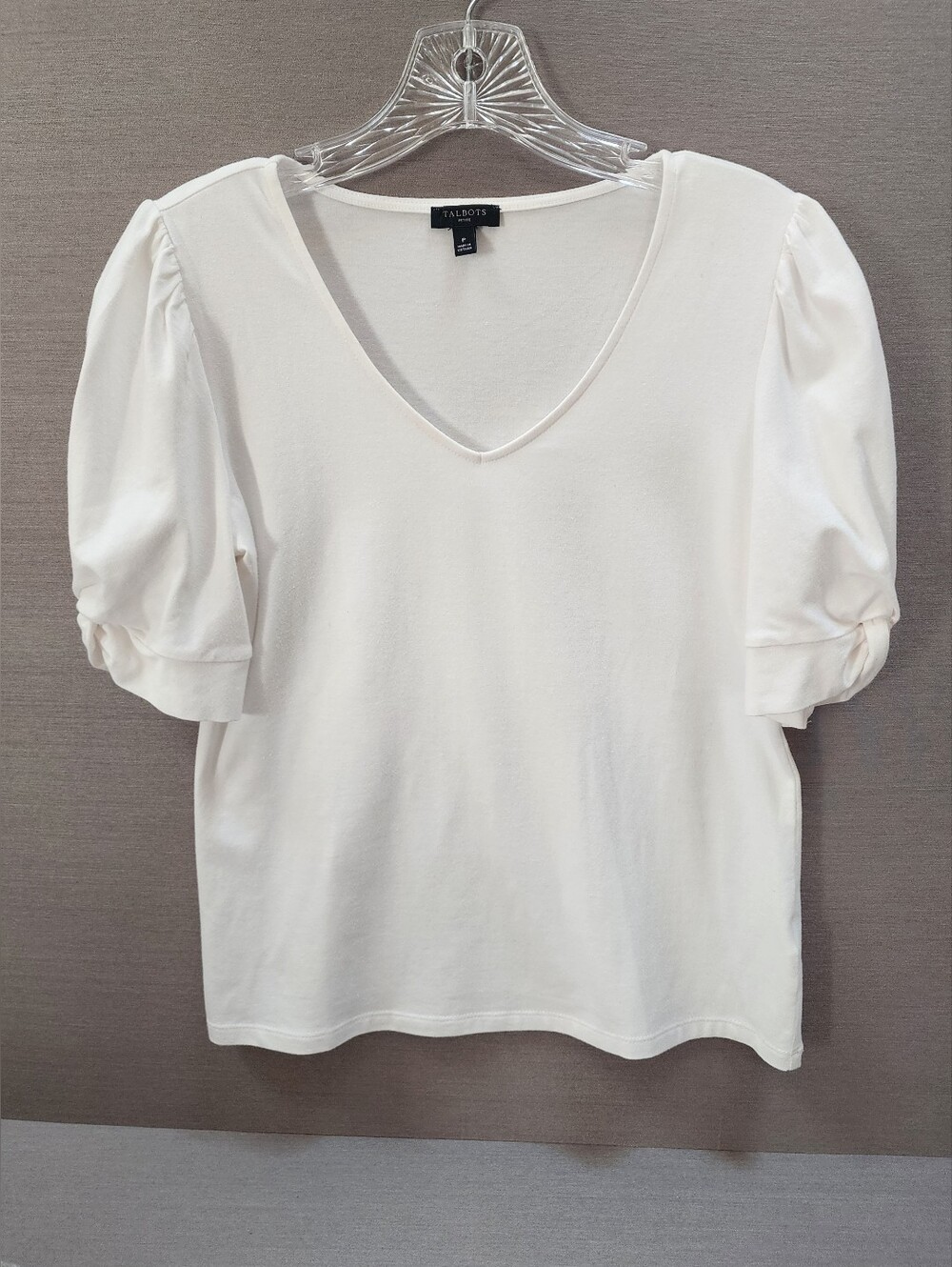 TALBOTS SZ P WHITE TEE STYLE TOP WITH V NECK & UNIQUE ELBOW LENGTH SLEEVES NWOT